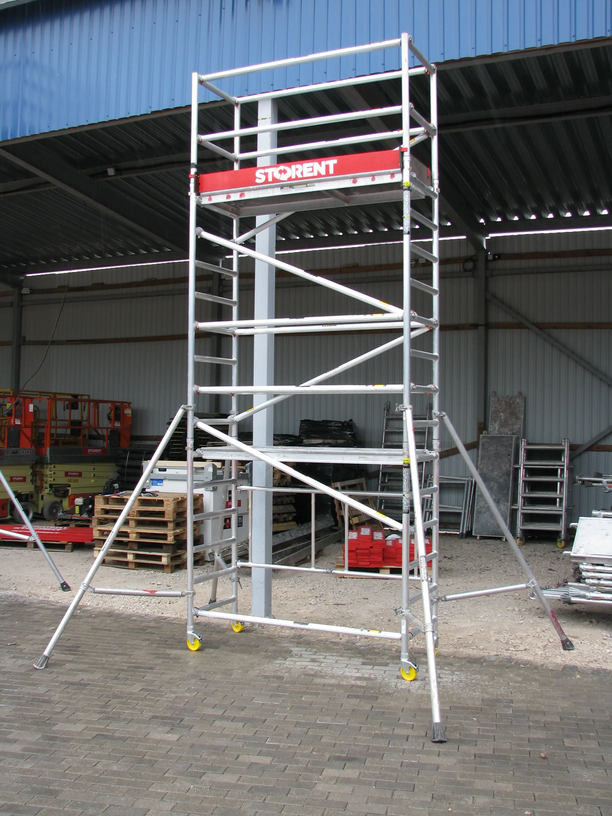 Aliuminio bokštai Minimax, 0.75m x 1.82m x H=3.7m(platforma)